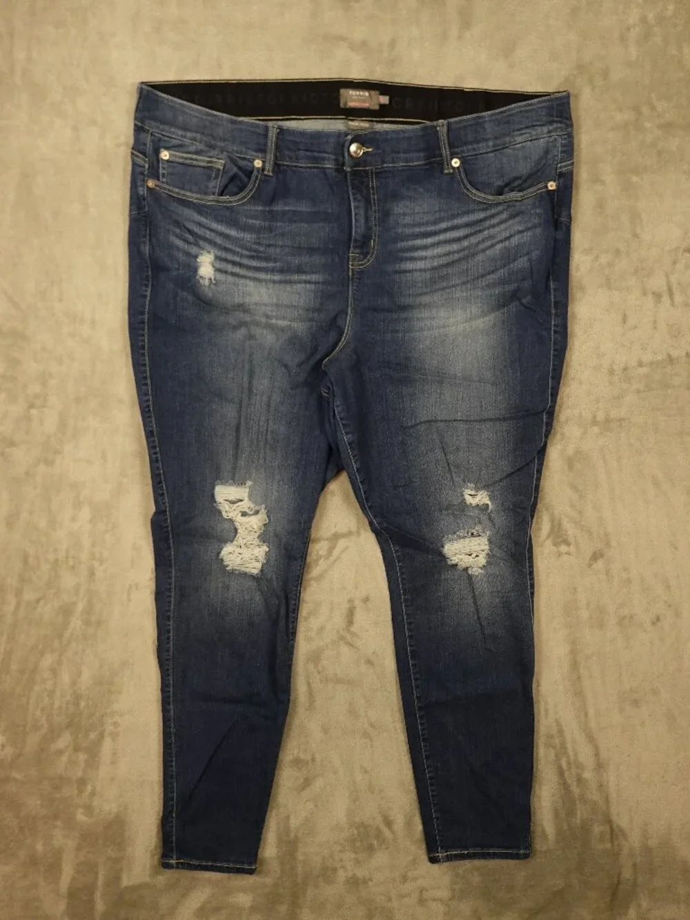 Torrid Bombshell Skinny Jeans Women’s 26XT Distressed Blue‎ Stretch Denim